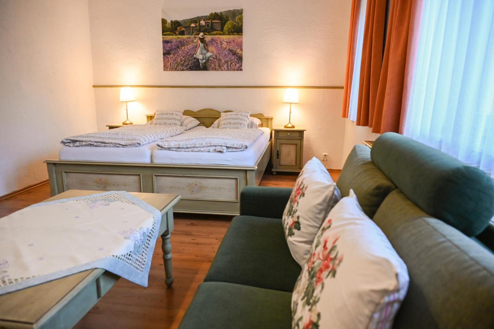 Hotel Diana Apartments ปราก ภายนอก รูปภาพ